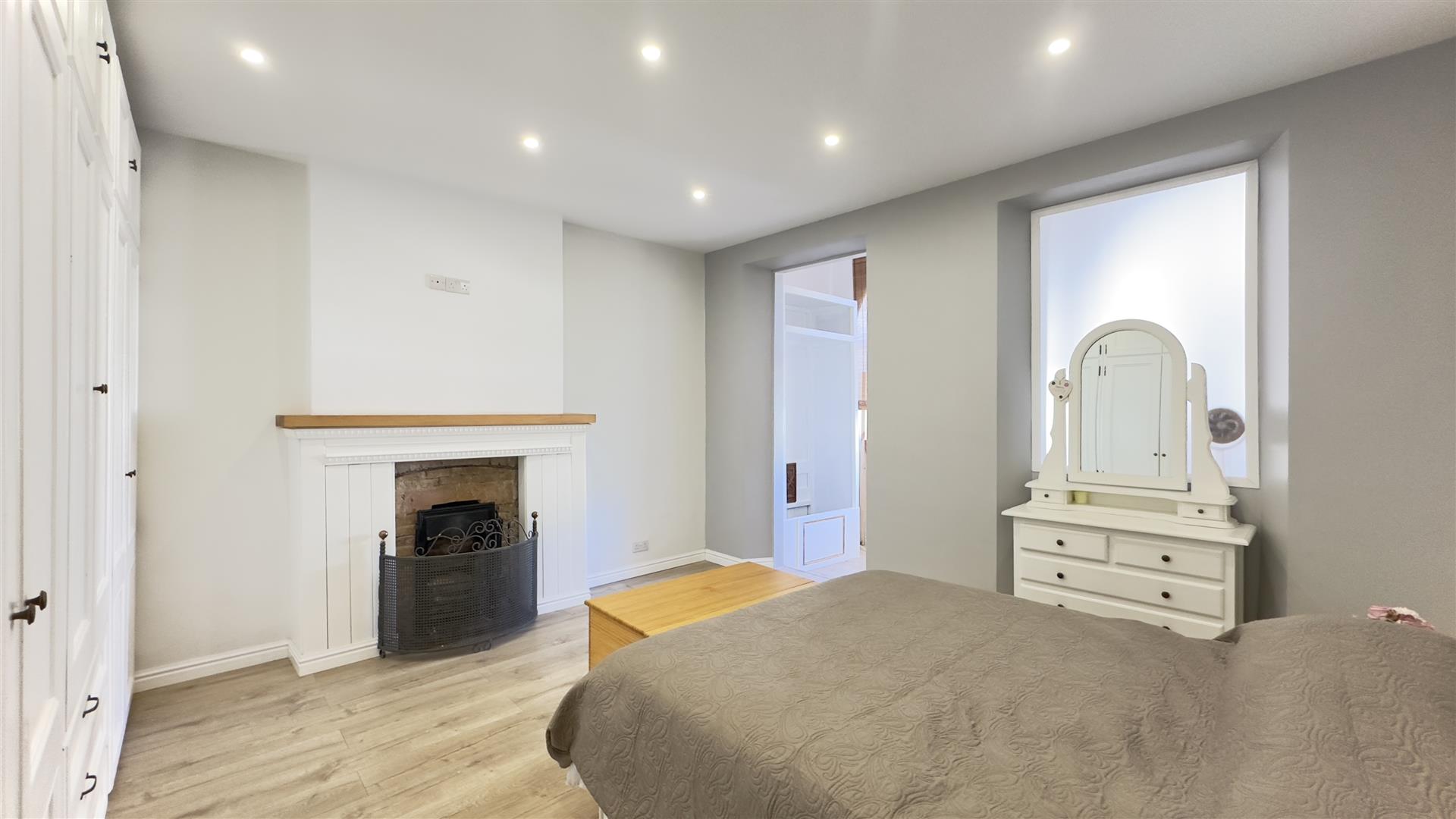 Image of House - 3 Bedrooms - 1 Bathrooms for Sale in South District-Gibraltar, Image 5